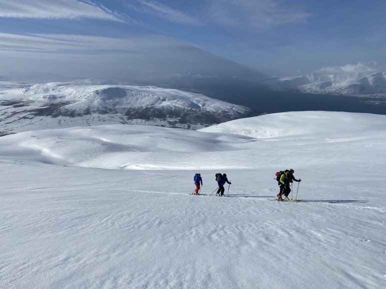 Norvège en ski de randonnée à bord d’un voilier.