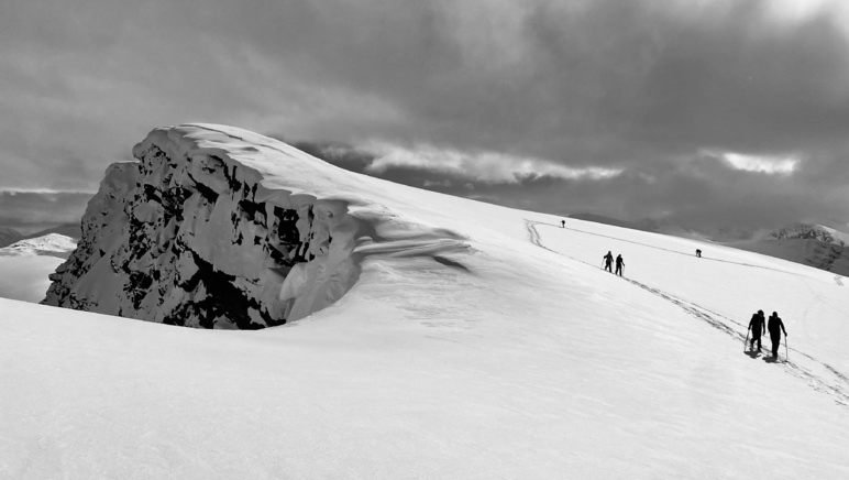 Ski de randonnée en Norvège dans les Îles au Nord de Tromsø Ski de randonnée en Norvège dans les Îles au Nord de Tromsø