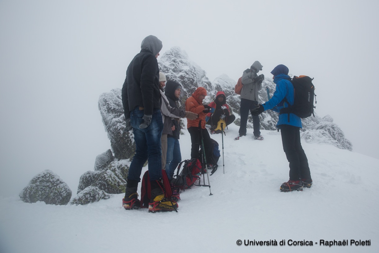 Cramponnage à Asco avec les Étudiants de l'Université de Corse Cramponnage à Asco avec les Étudiants de l'Université de Corse